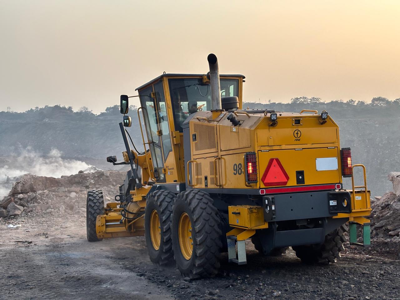 Fine HD 985 – High-Performance Motor Grader for Tough Job Sites - Image 4